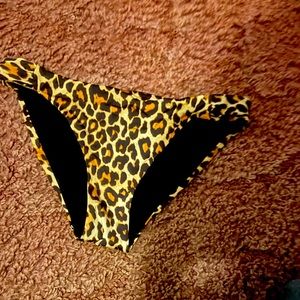 H&M Cheetah bikini bottoms